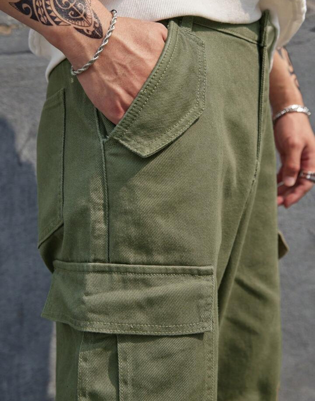Cotton Cargo Jeans With Flap Pockets And Side Pockets