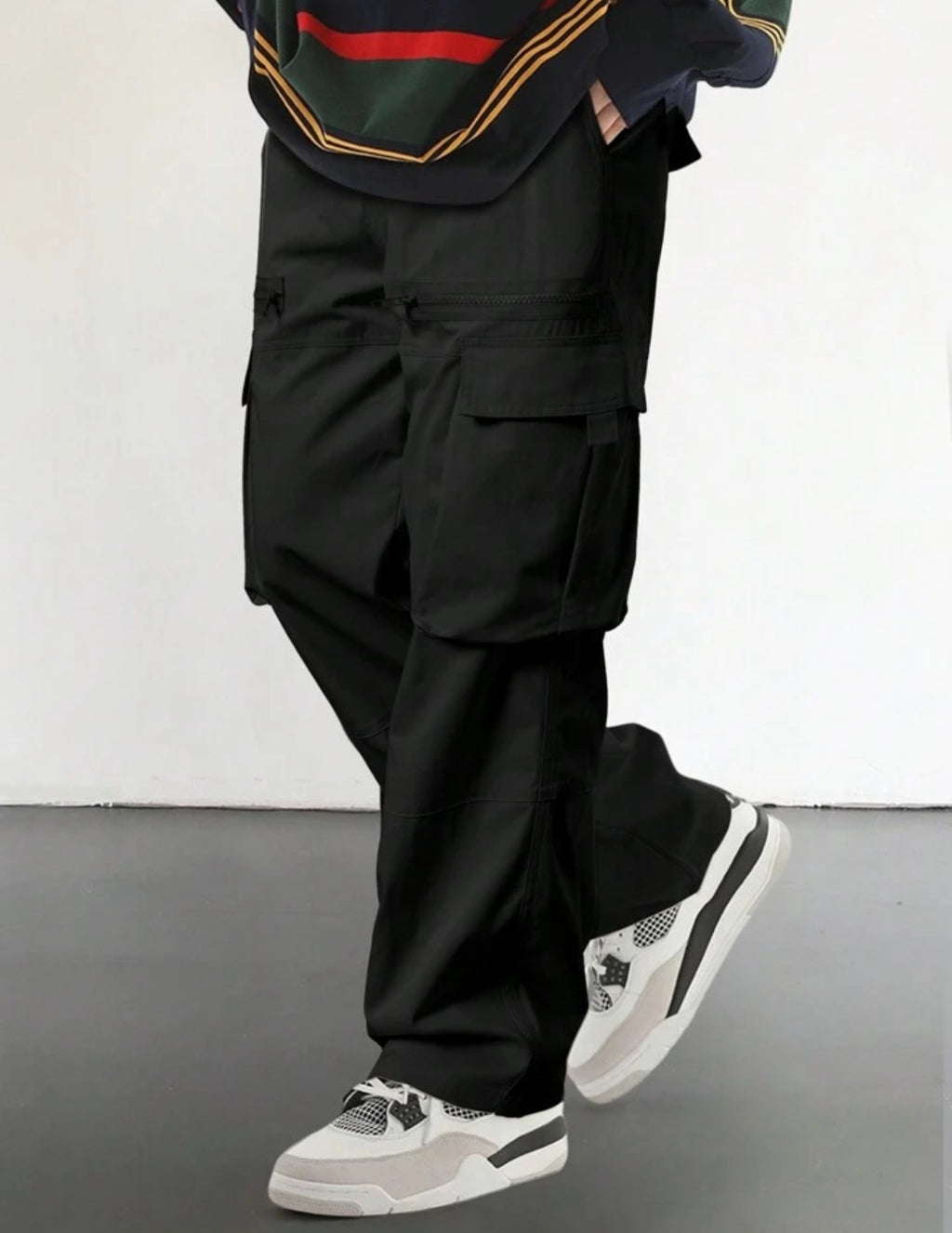 Loose-Fit Men's Cargo Pants With Flap Pockets And Side Pockets
