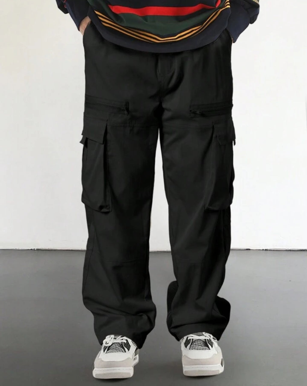 Loose-Fit Men's Cargo Pants With Flap Pockets And Side Pockets